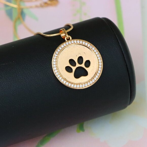 "Rose Gold Circle Pendant with Paw Print Cutout and Stone Border, XPPT1242 - Picture 2 of 11
